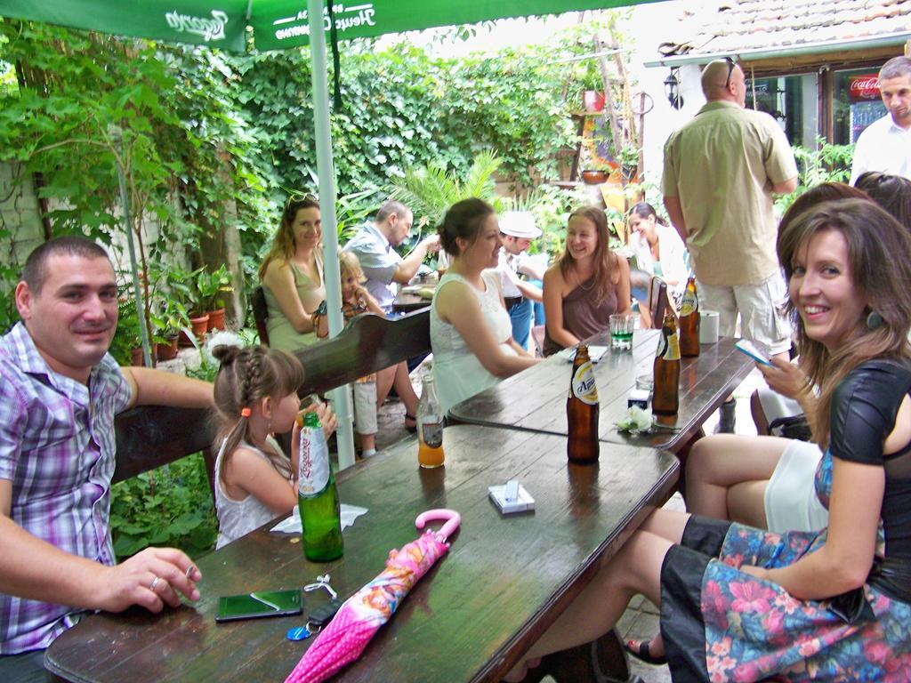 Yo Ho Hostel Varna Extérieur photo
