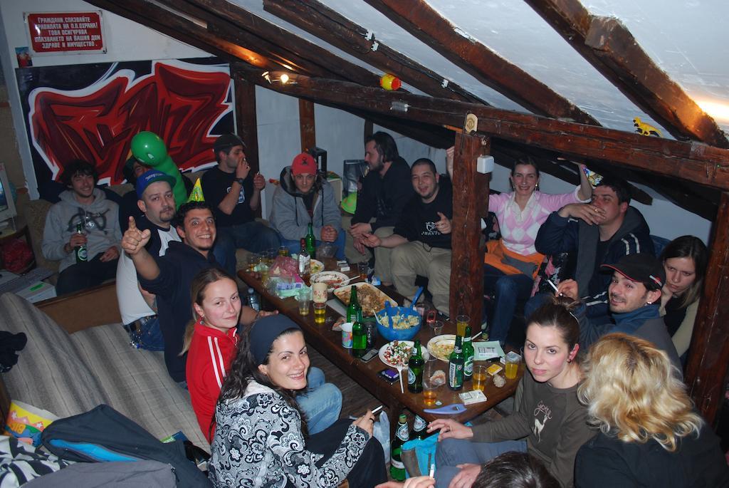 Yo Ho Hostel Varna Extérieur photo