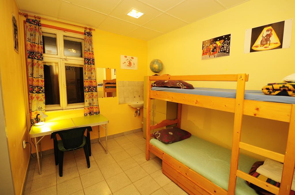 Yo Ho Hostel Varna Extérieur photo
