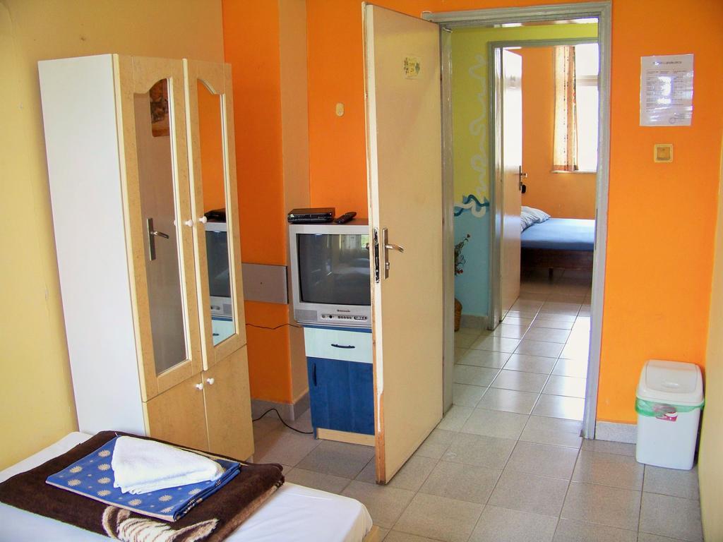 Yo Ho Hostel Varna Extérieur photo